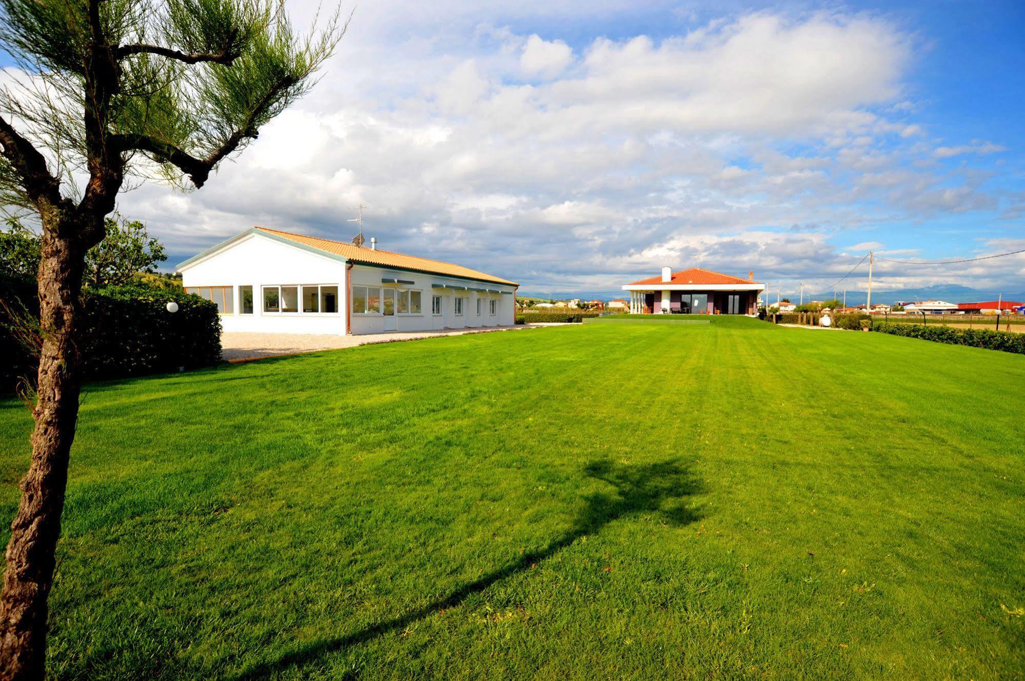 Agriturismo Frontemare Giulianova Eksteriør billede
